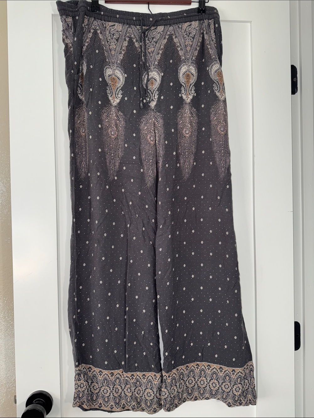 American Eagle Outfitters Charcoal Paisley Wide-Leg Pant Sz MD boho indie sleeze